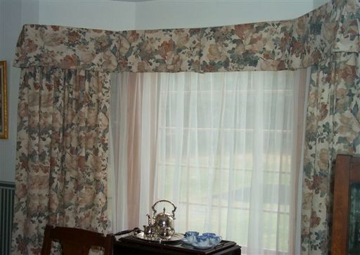 Bay window, sheer under cutain, drape & valance
